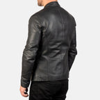 Chamarra de piel rockera hombre estilo motociclista biker vista trasera