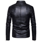 Chamarra de piel rockera hombre cierre cruzado estilo biker vista trasera